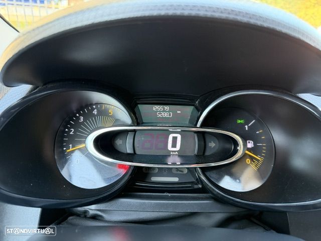 Renault Clio 1.5 dCi Confort - 11