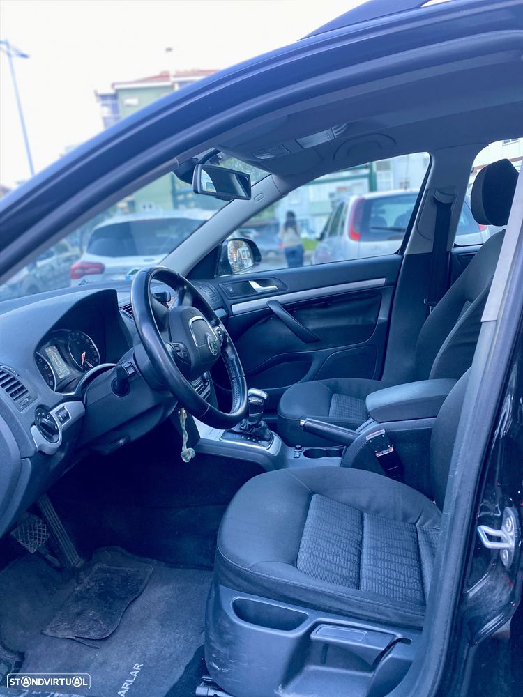 Skoda Octavia Break 1.6 TDi Elegance DSG - 8