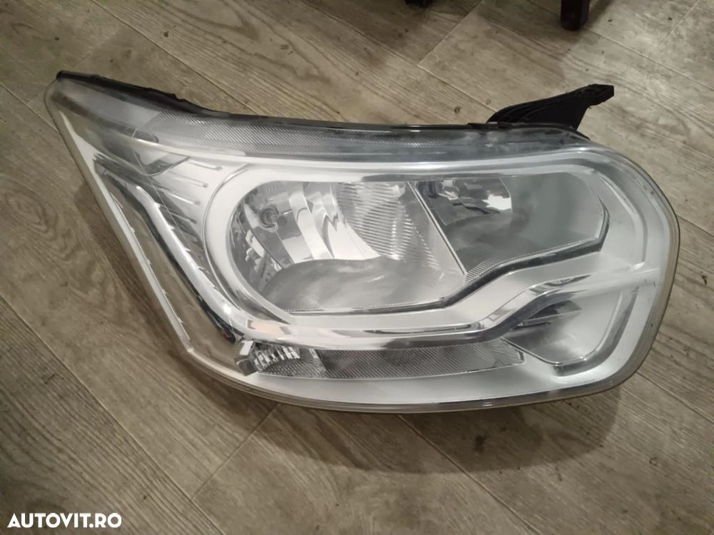Far stanga/ dreapta Ford Transit 2.2 tdci  2013-2018 BK3113D152AF BK3113D153AF