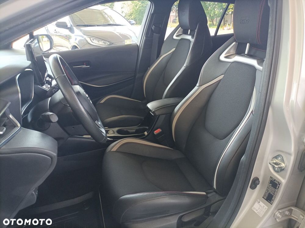 Toyota Corolla 1.8 Hybrid GR Sport Dynamic - 11