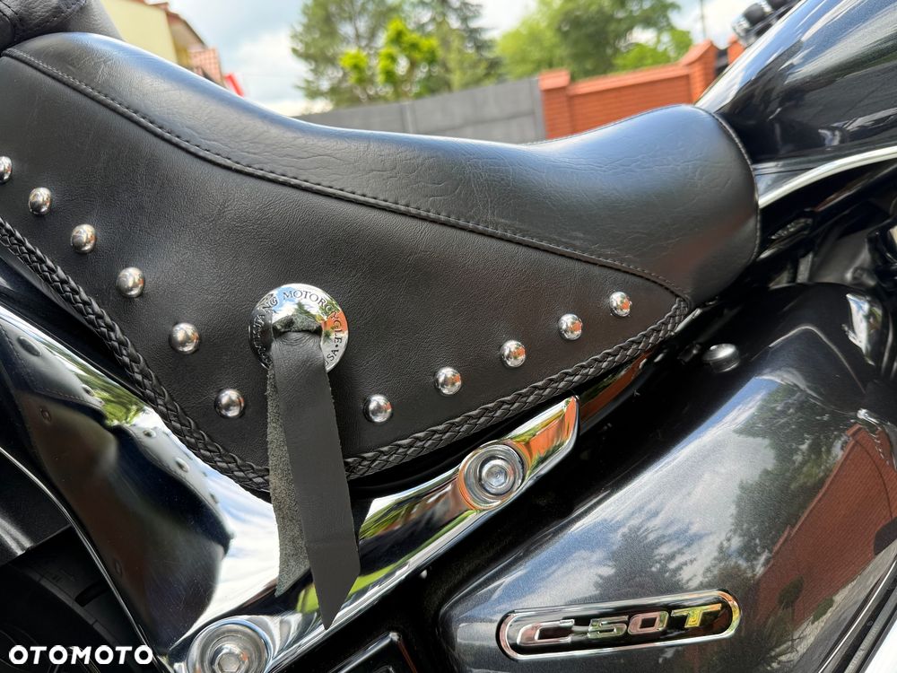 Suzuki VL 800 Volusia - Boulevard C50 - 13
