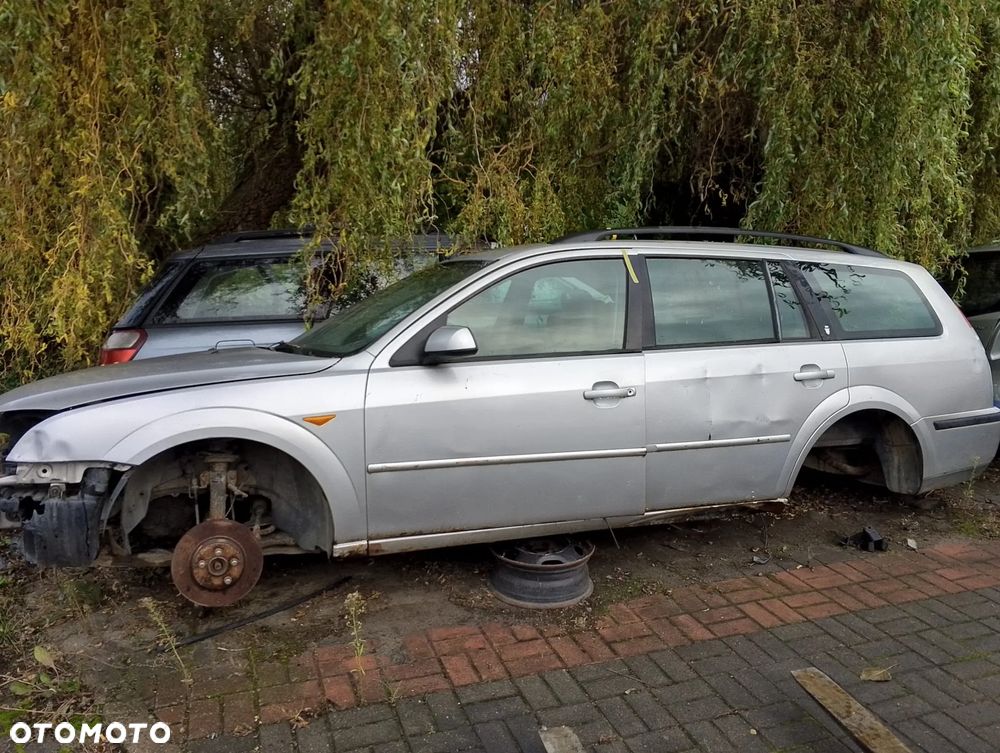 Ford Mondeo Mk.3 (00-03r.) 1.8B 125KM. Silnik CHBA, CHBB Skrzynia MTX 75 lakier Stardust Silver (metalic) . Cały na części GWARANCJA !!!  Przód Tył Zestaw Komplet Drzwi Klapa Zderzak Błotnik Maska Grill Atrapa Szyba Pas Lampa Lusterko Boczki Fotel Kanapa Kokpit Deska Rozdzielcza Przełącznik Włącznik Sterownik Przewody Wiązka Instalacja Moduł Komputer Czujnik Listwa Pompa Alternator Wtryski Głowica Rozrusznik Kompresor Sprzęgło Dwumas Silnik Skrzynia ABS Klimatyzacji Paliwa Wspomagania Kolektor Turbina Przepustnica Zawór Chłodnica Koło Hak Belka Sanki Zawieszenie Mcpherson Półoś Amortyzator Wydech Tłumik Zacisk Most - 5