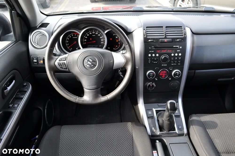 Suzuki Grand Vitara 2.0 Comfort - 25