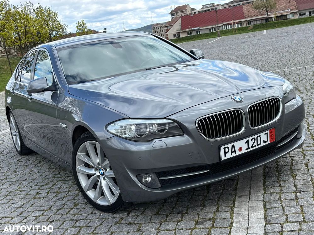BMW Seria 5 525d xDrive AT - 12
