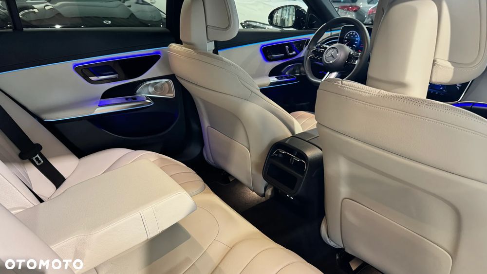Mercedes-Benz Klasa E 220 d mHEV 4-Matic AMG 9G-Tronic - 30