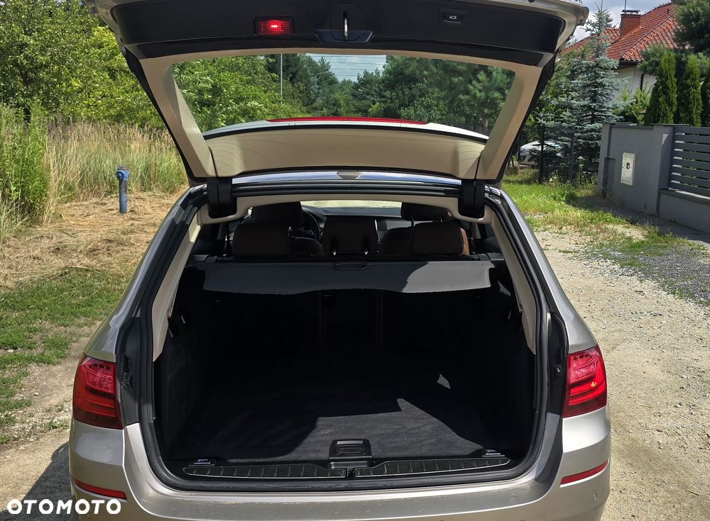 BMW Seria 5 530d xDrive Sport-Aut Luxury Line - 9