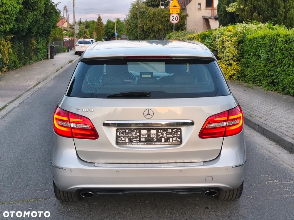 Mercedes-Benz Klasa B 180 (BlueEFFICIENCY) - 11