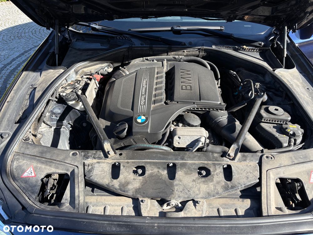 BMW Seria 5 535i xDrive Sport-Aut Luxury Line - 23