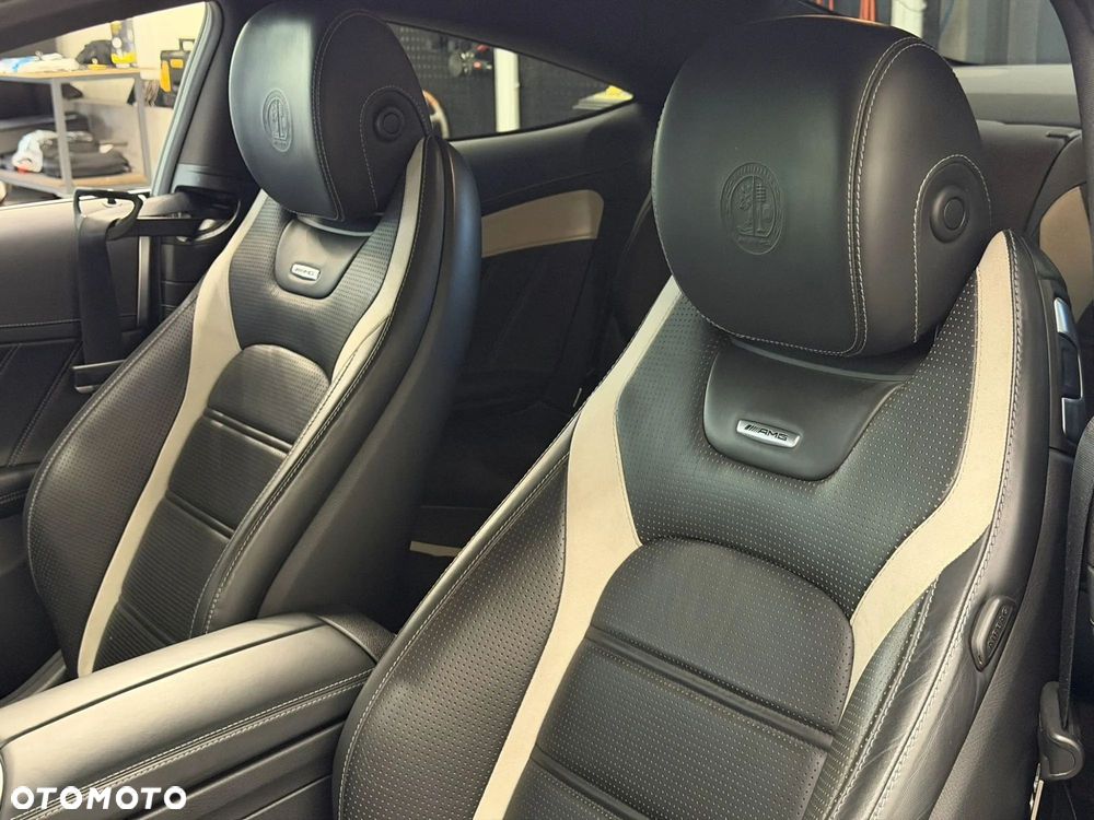 Mercedes-Benz Klasa C AMG 63 S AMG Speedshift 7G-MCT - 39