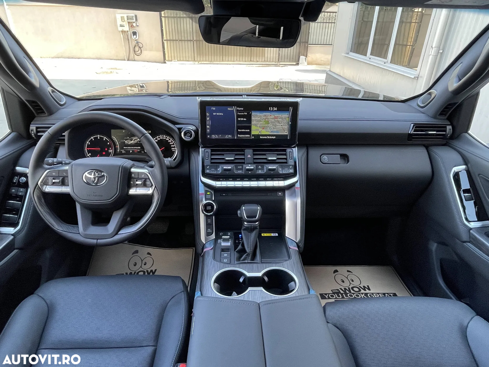 Toyota Land Cruiser 300 - 13