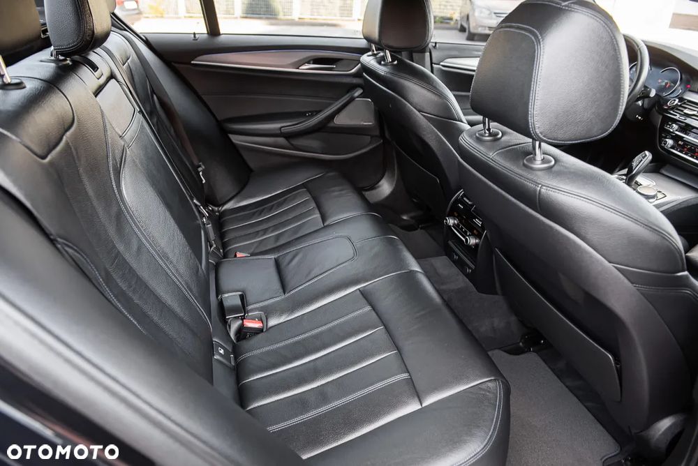 BMW Seria 5 520d M Sport Edition - 35