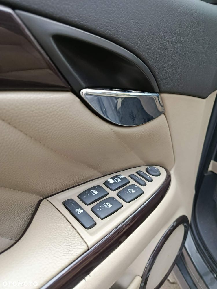 Toyota Avensis - 9