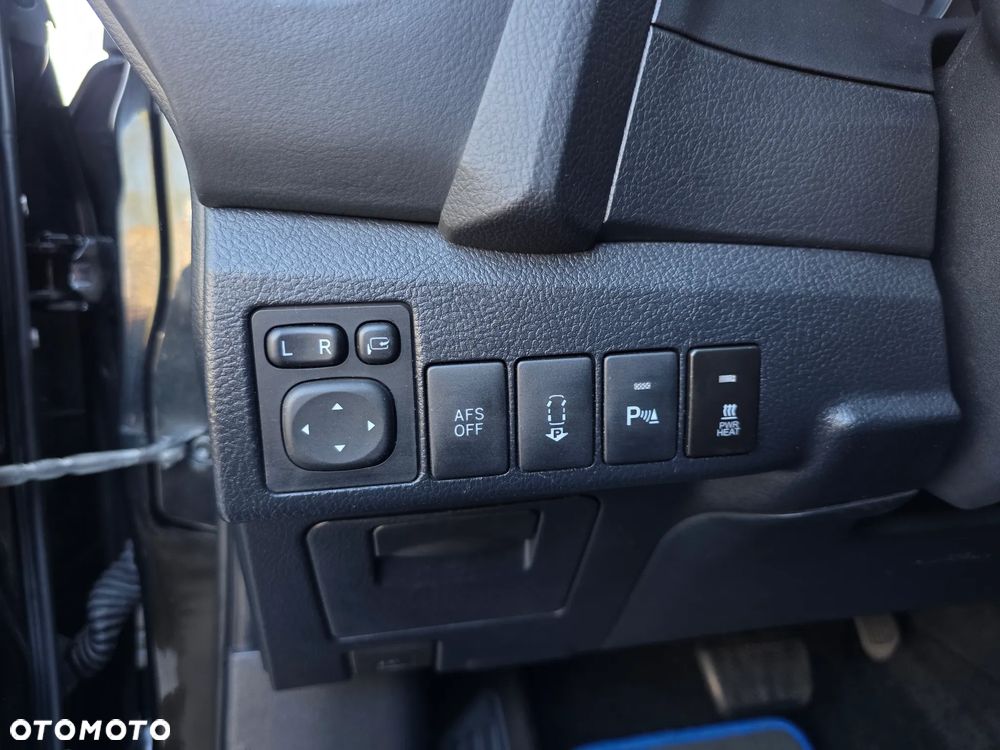 Toyota Auris - 16