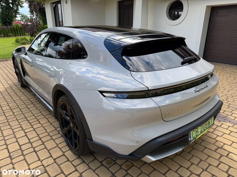 Porsche Taycan - 8