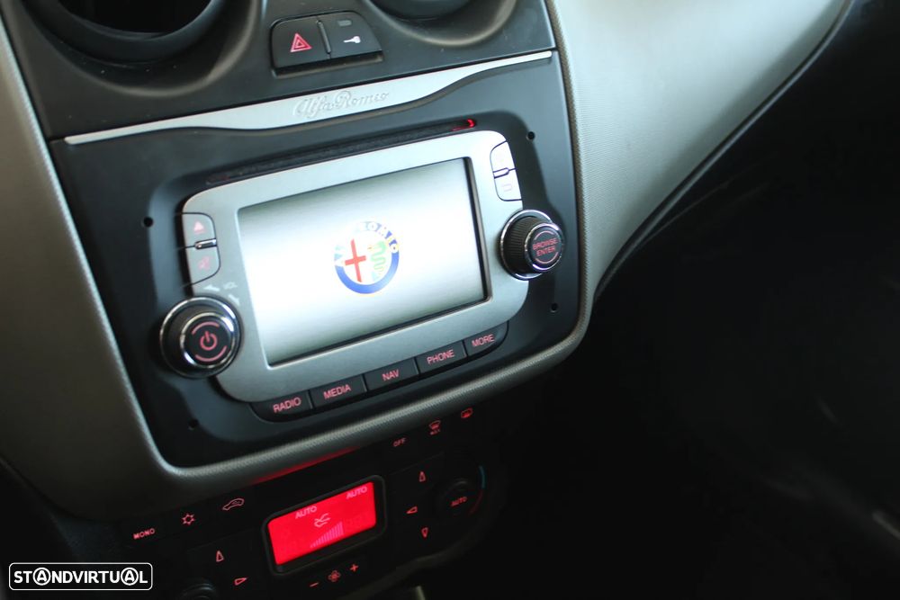 Alfa Romeo MiTo 1.3 JTD Distinctive S&S - 31