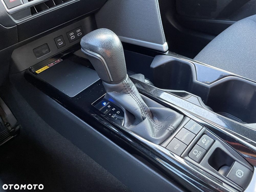 Toyota Camry - 22