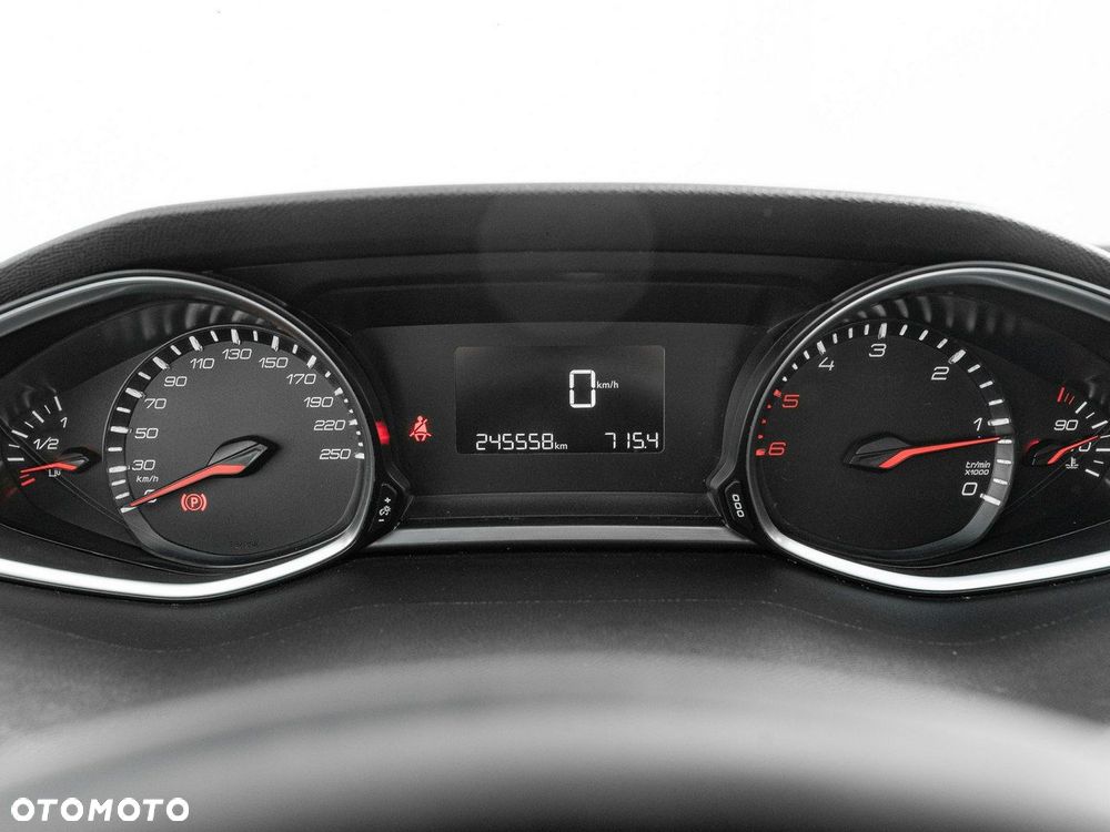 Peugeot 308 1.6 BlueHDi Allure S&S - 13