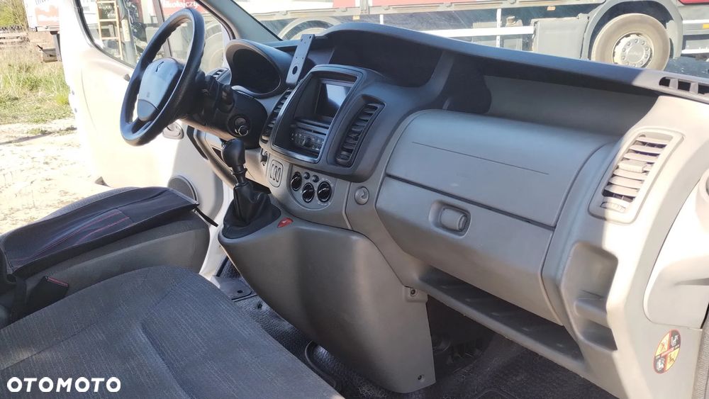 Renault Trafic - 19