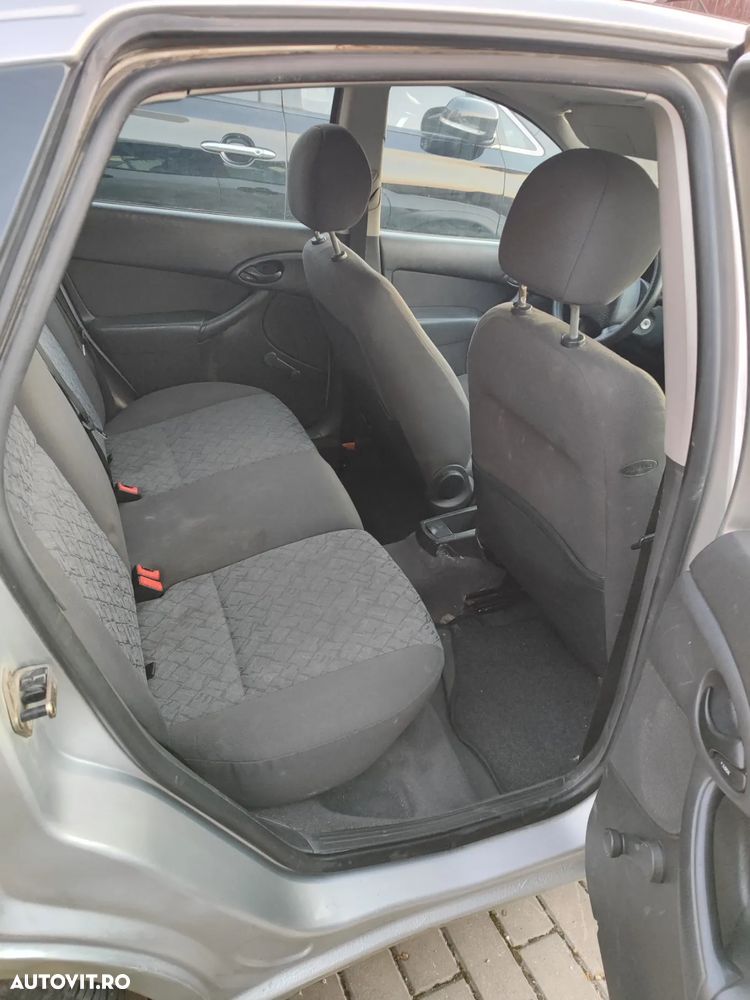 Ford Focus ver-1-6-16v-ambiente - 14