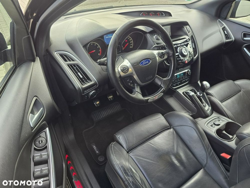 Ford Focus 2.0 EcoBoost ST mit Leder-Sport-Paket - 9