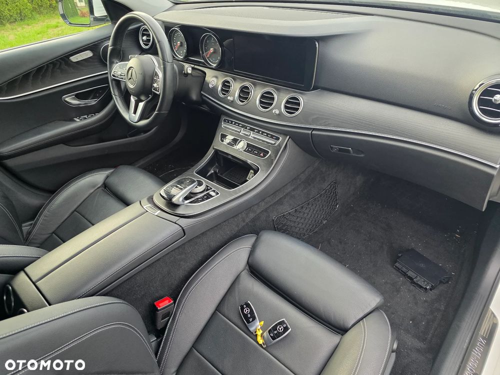 Mercedes-Benz Klasa E 300 de 9G-TRONIC Exclusive - 31