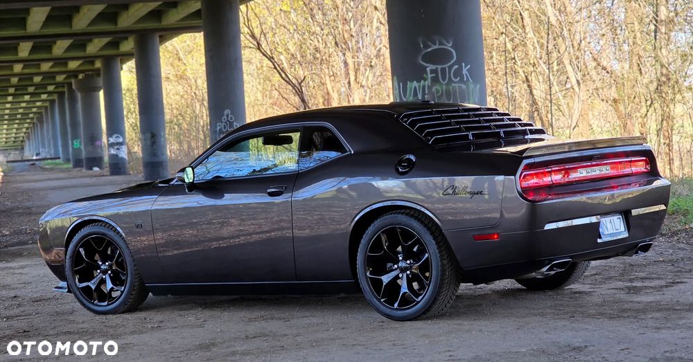Dodge Challenger - 23