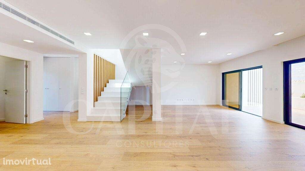 Magnífica Moradia T4 com Piscina e Terraço, em condomínio fechado - Grande imagem: 3/47