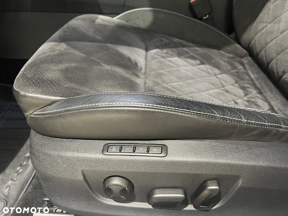 Skoda Superb 2.0 TDI Sportline DSG - 17