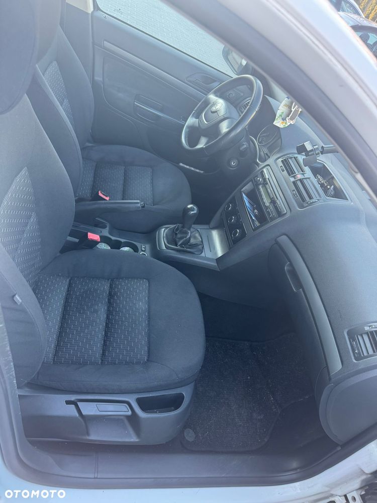 Skoda Octavia 1.6 TDI DPF Ambition - 10