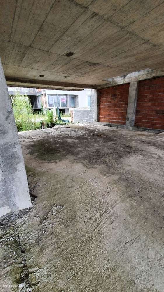 Moradia T4 em construção - Areosa - Grande imagem: 2/3