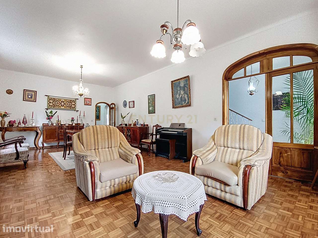 Moradia Espetacular em Ponta Delgada com Jardim e Garagem - Grande imagem: 2/21