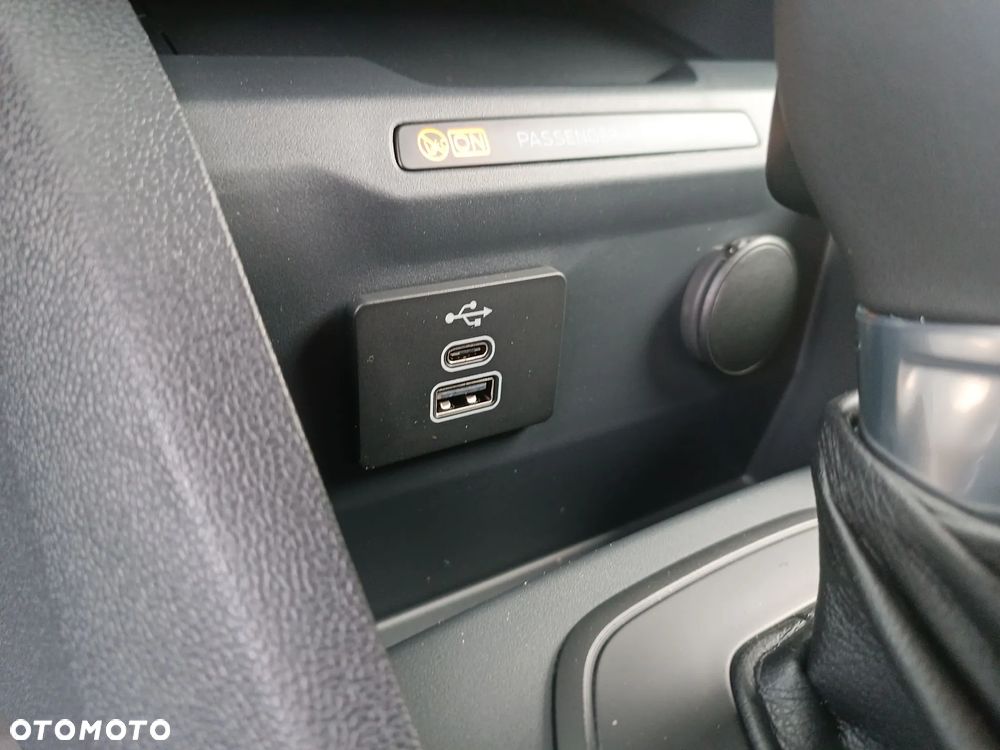 Ford Transit Courier - 16