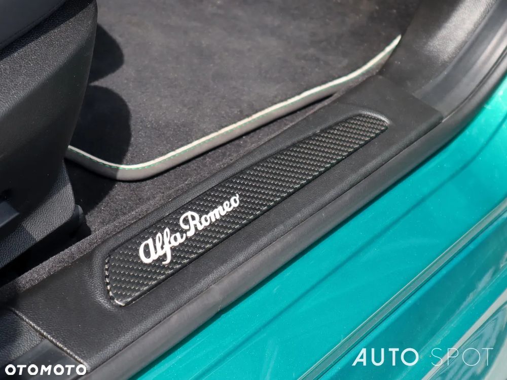 Alfa Romeo Giulia 2.9 Bi Turbo V6 Quadrifoglio - 21