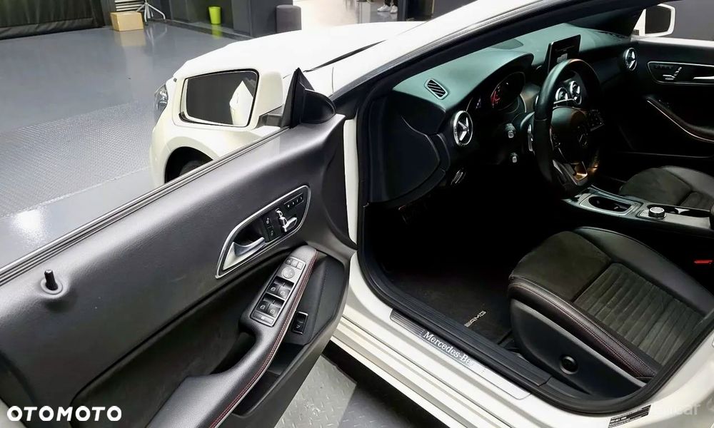 Mercedes-Benz CLA 220 4Matic 7G-DCT AMG Line - 7