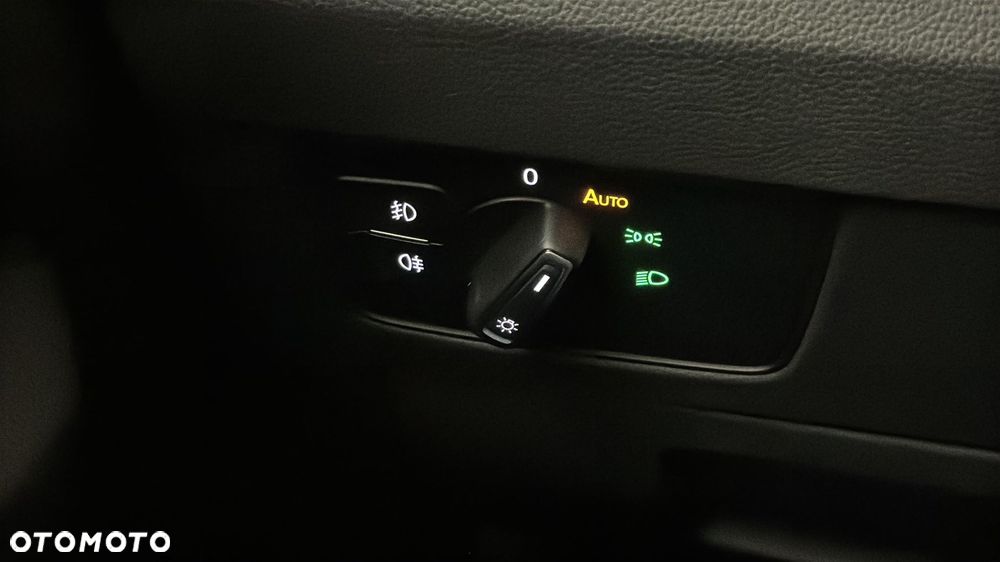 Volkswagen Passat Variant 2.0 TDI EVO Business DSG - 28