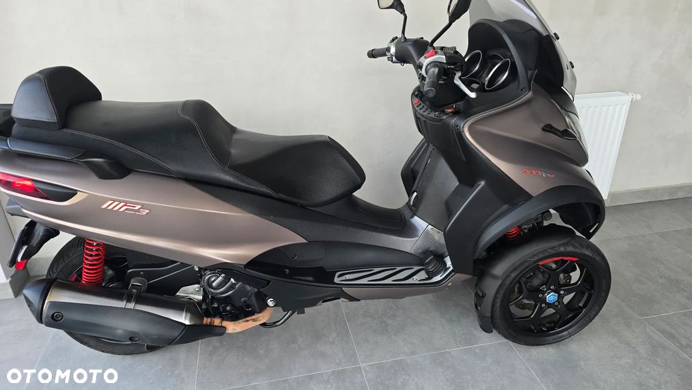 Piaggio MP-3 - 32