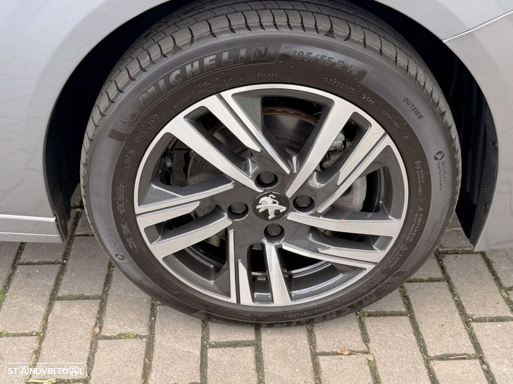 Peugeot 208 1.2 PureTech Allure - 49