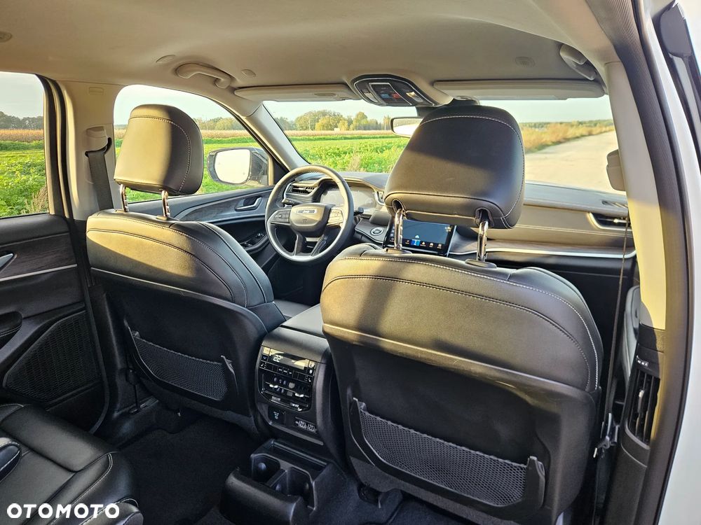 Jeep Grand Cherokee - 28