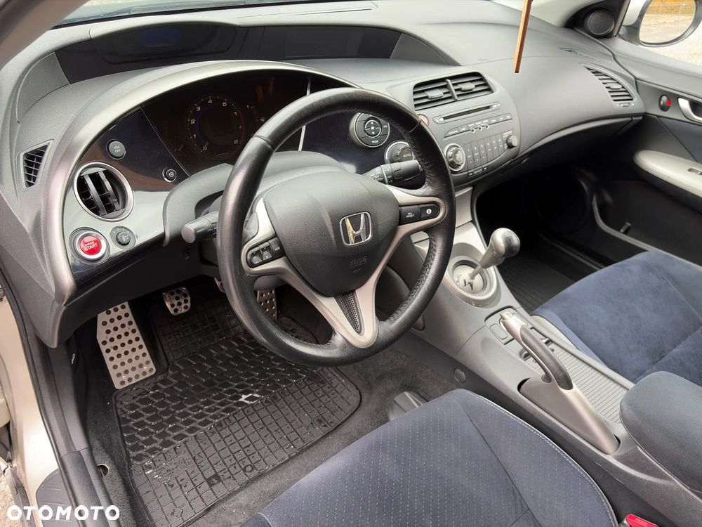 Honda Civic 1.4 Comfort - 12