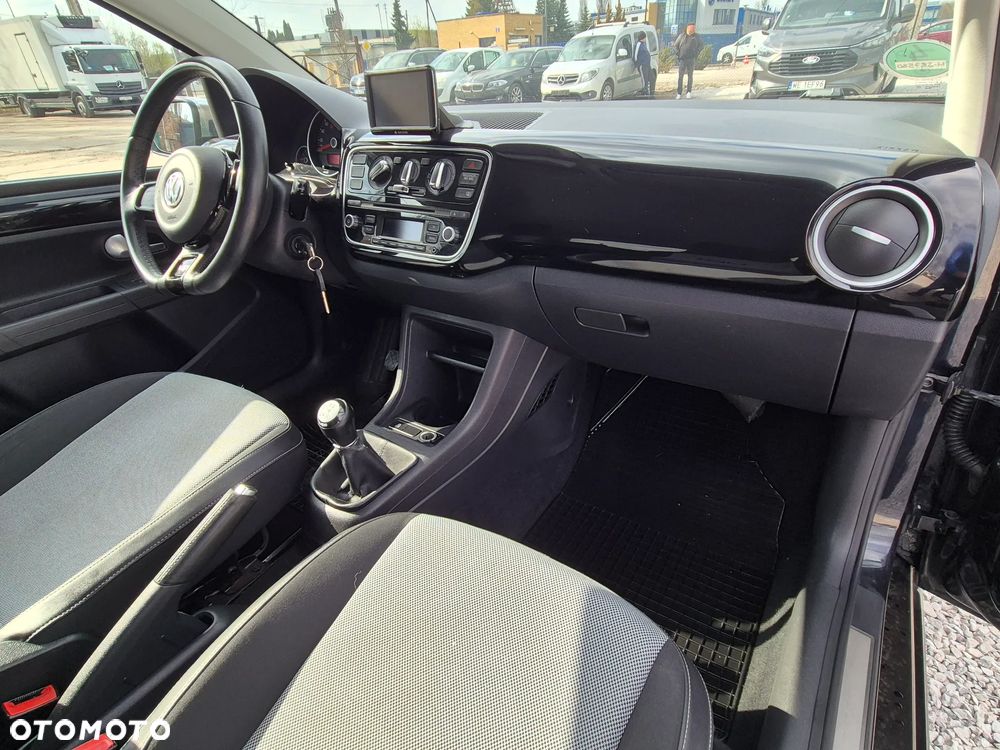 Volkswagen up! 1.0 street - 32