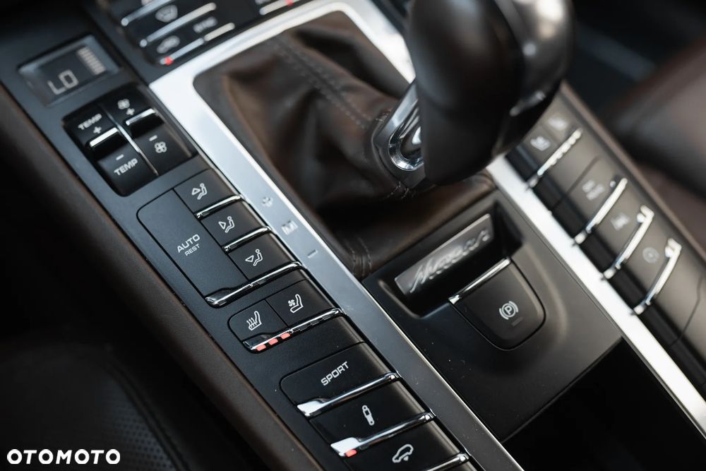 Porsche Macan - 21