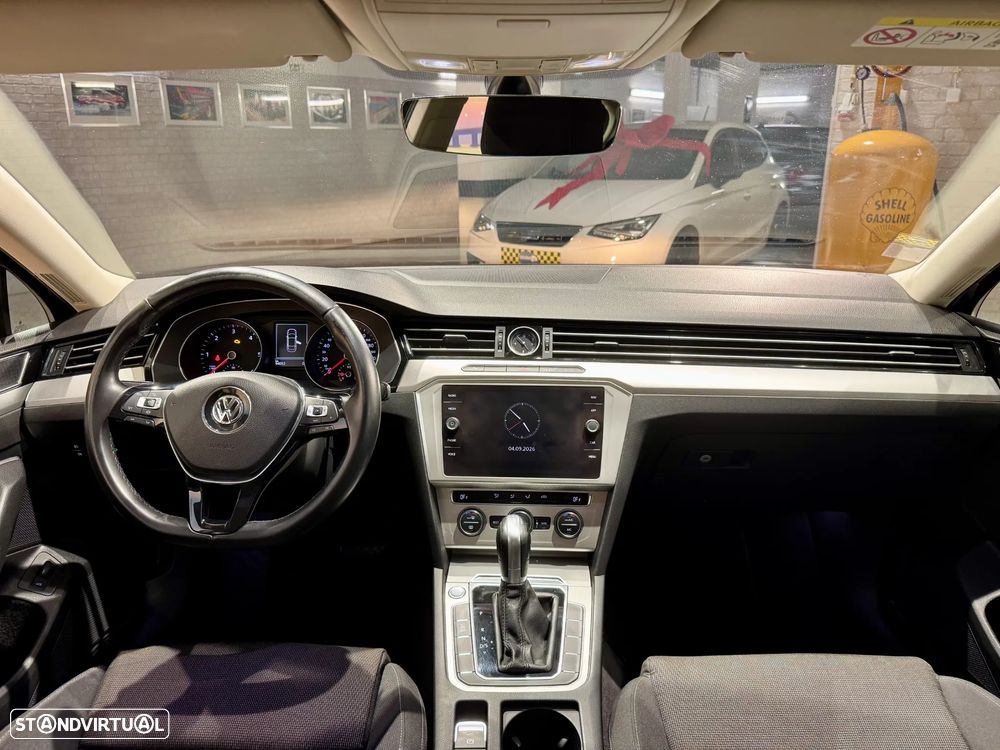 VW Passat 2.0 TDI Elegance DSG - 18