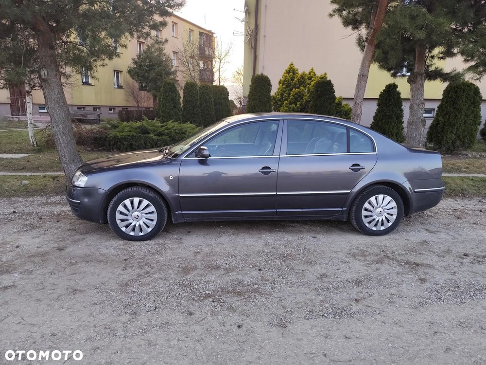 Skoda Superb 2.8 V6 Platinum - 19