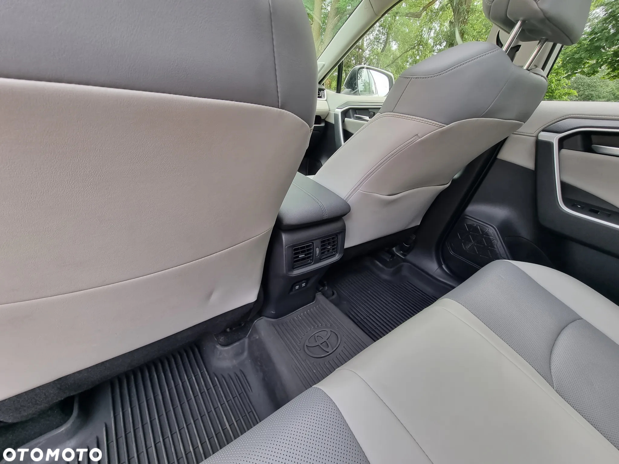 Toyota RAV4 - 15