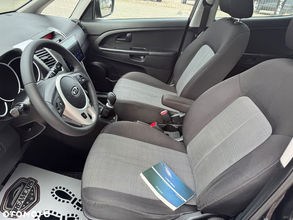Kia Venga - 33