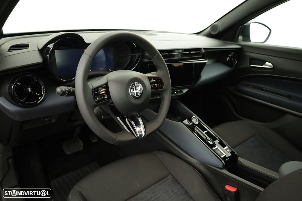 Alfa Romeo Junior Elletrica 50 kWh - 8