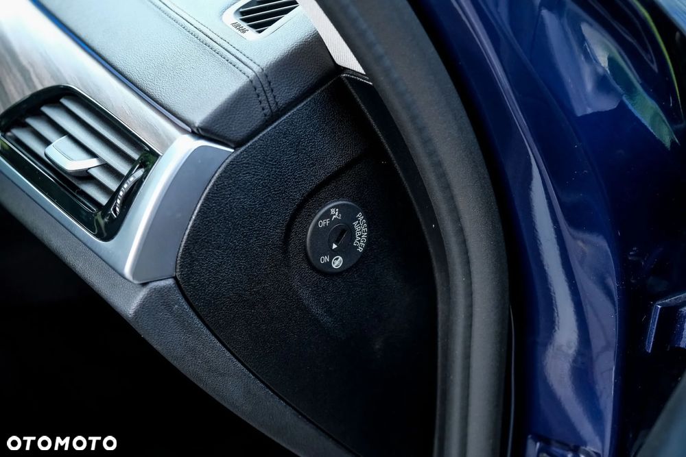 BMW Seria 5 520d xDrive Luxury Line - 29