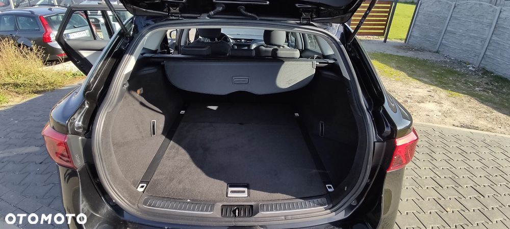 Toyota Avensis Touring Sports 1.8 Executive - 32