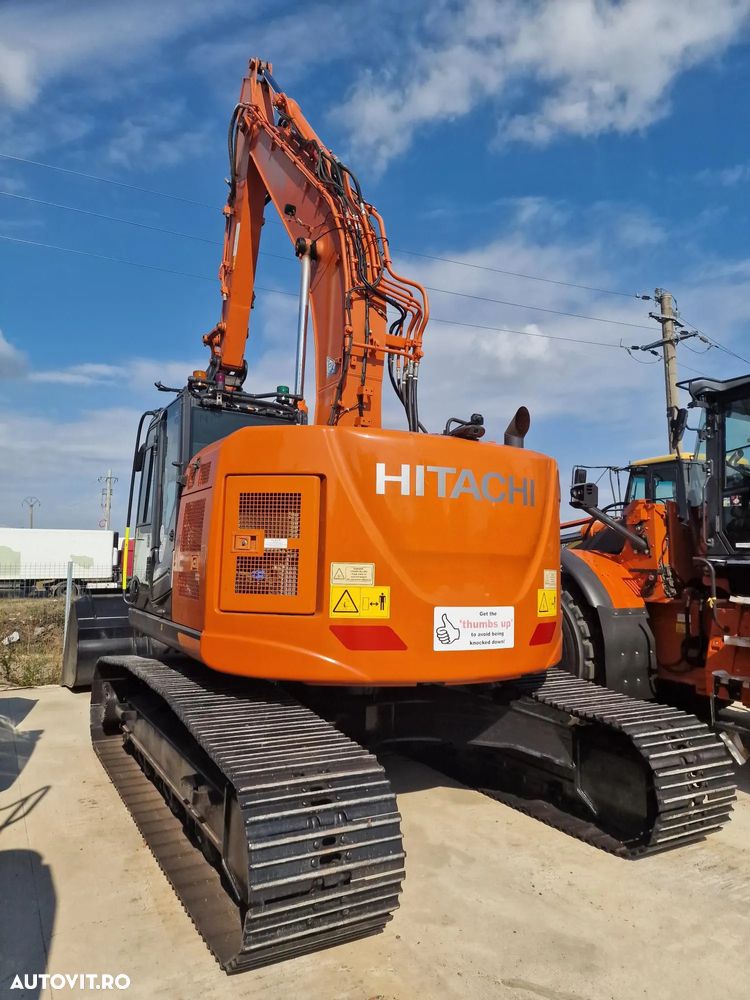 Hitachi ZX225-6, 26,2t, 2021, 2.976h, COMPACT. CUPLA RAPIDA, cupa NOUA, camera spate si laterale, lant 90% ok doar 300h mars, consum mediu 11l/h, ad sapare 7m, motor Isuzu, produs in JAPONIA, revizia efectuata, scaun cu incalzire,CA NOU, PROMOTIE 113.900 EUR - 2
