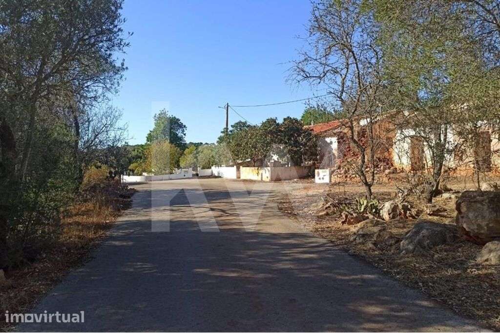 Ruina com Terreno de um hectare em Paderne, Albufeira - Venda - Grande imagem: 3/14